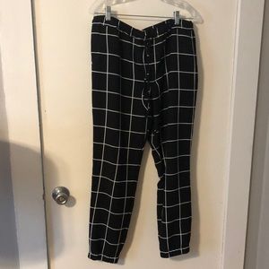 Black & white plaid drawstring joggers